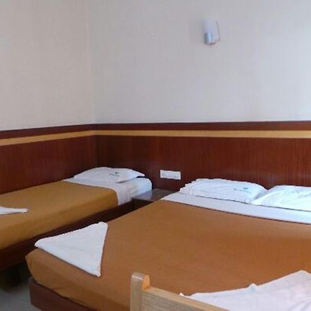 Mlc Gateway Deluxe Inn บังกาลอร์ ภายนอก รูปภาพ