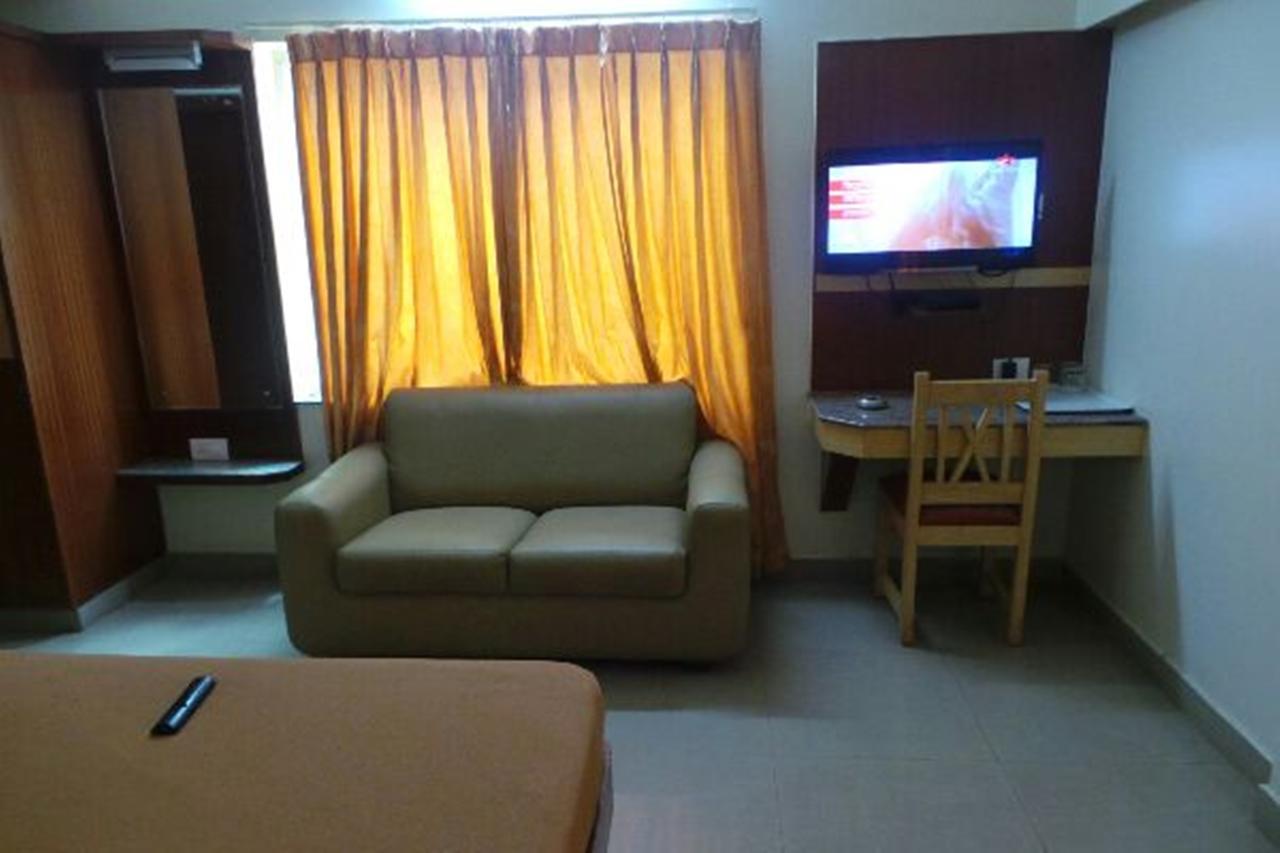 Mlc Gateway Deluxe Inn บังกาลอร์ ภายนอก รูปภาพ