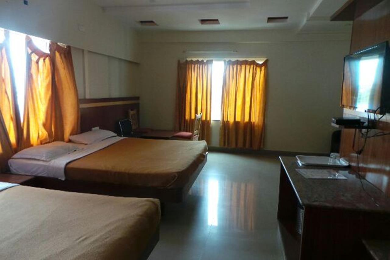 Mlc Gateway Deluxe Inn บังกาลอร์ ภายนอก รูปภาพ