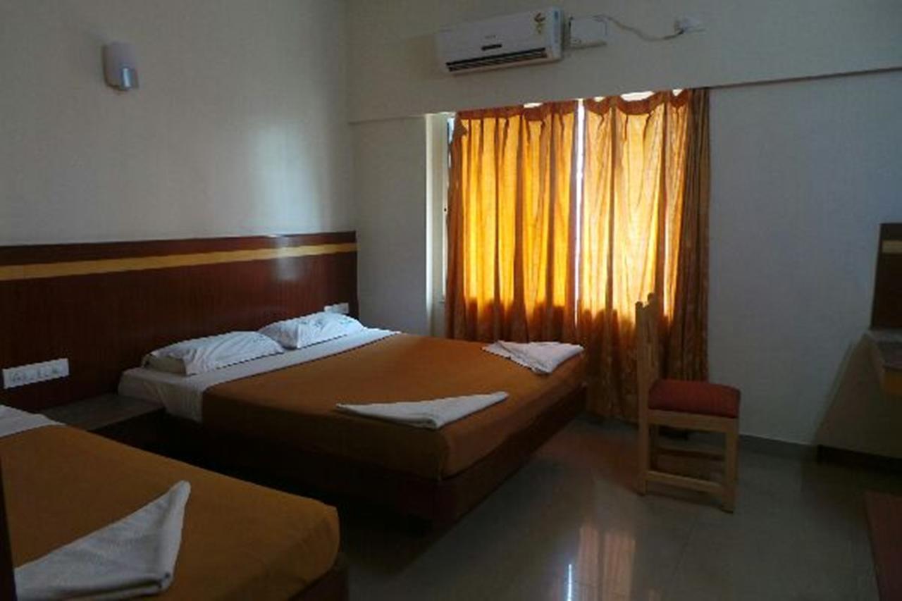 Mlc Gateway Deluxe Inn บังกาลอร์ ภายนอก รูปภาพ
