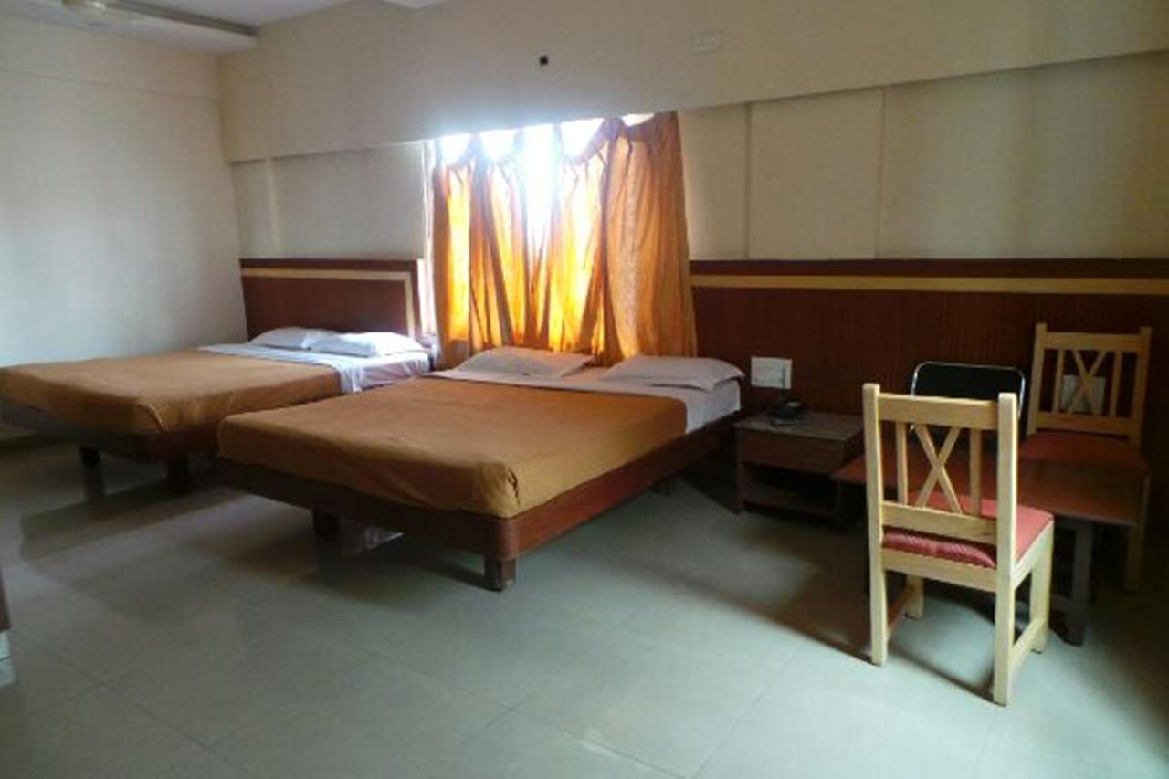 Mlc Gateway Deluxe Inn บังกาลอร์ ภายนอก รูปภาพ
